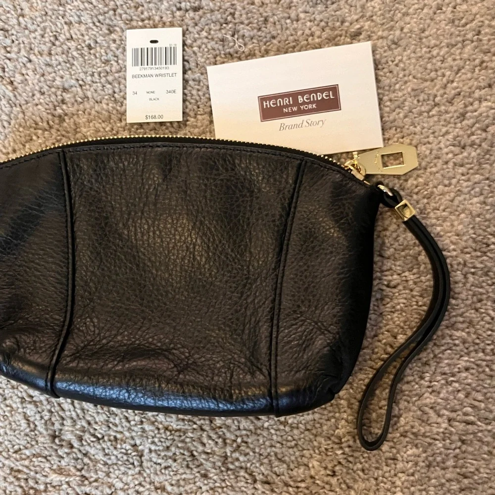 🆕 Henri Bendel BEEKMAN Black Leather gold hardware wristlet clutch